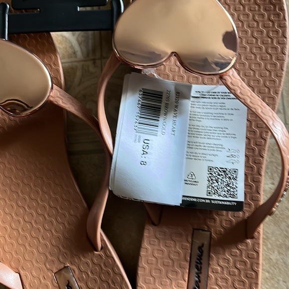 Ipanema heat wave heart flip flops never worn - Picture 3 of 4